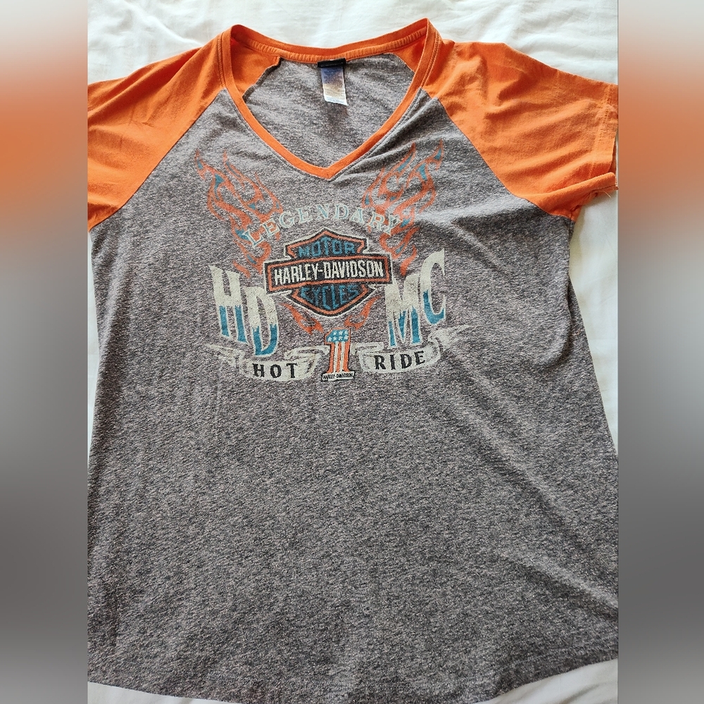 HARLEY DAVIDSON "Boneyard HD Winterville, NC" Ladies Pullover Top. Size XL.